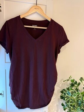 Old Navy maternity tee